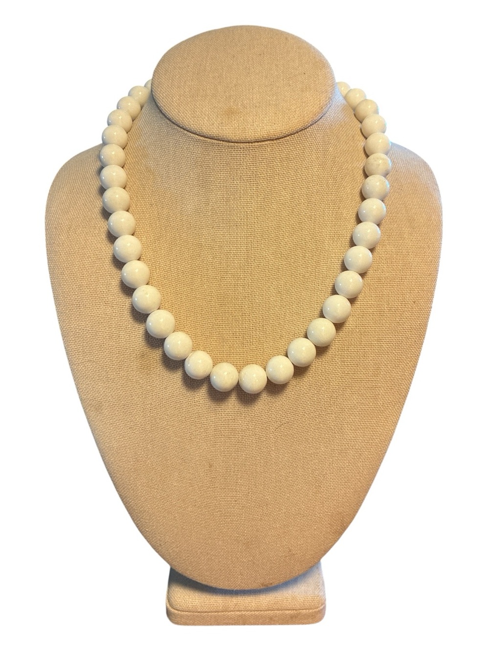🔵 White Marble Beaded Necklace ~ 19.5 Inches